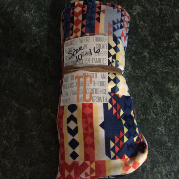 LuLaRoe tall and curvy leggings size 10 to 16 New - Picture 1 of 3
